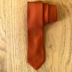 Tie orange